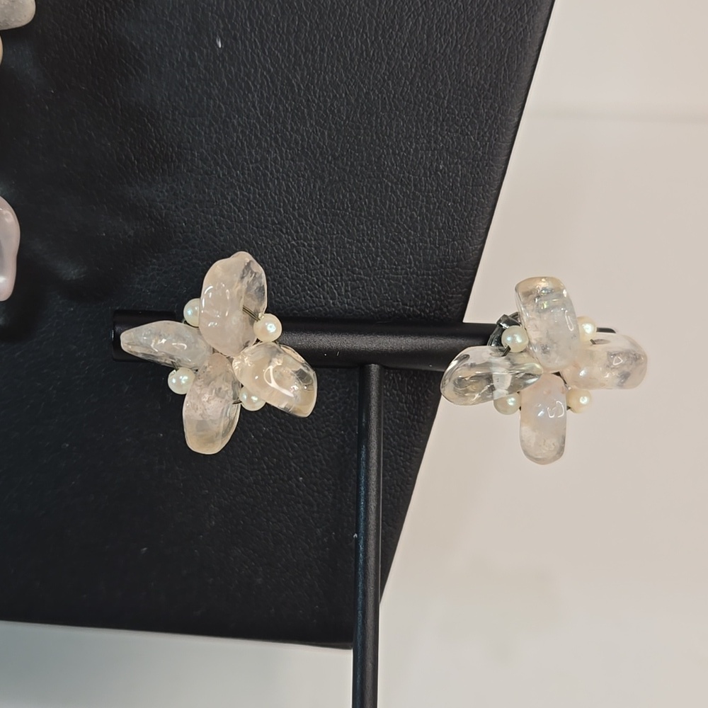 Classic Rose Quartz Stones Pearl Lariat Floral Necklace Earrings Triple Strand - Picture 3 of 15